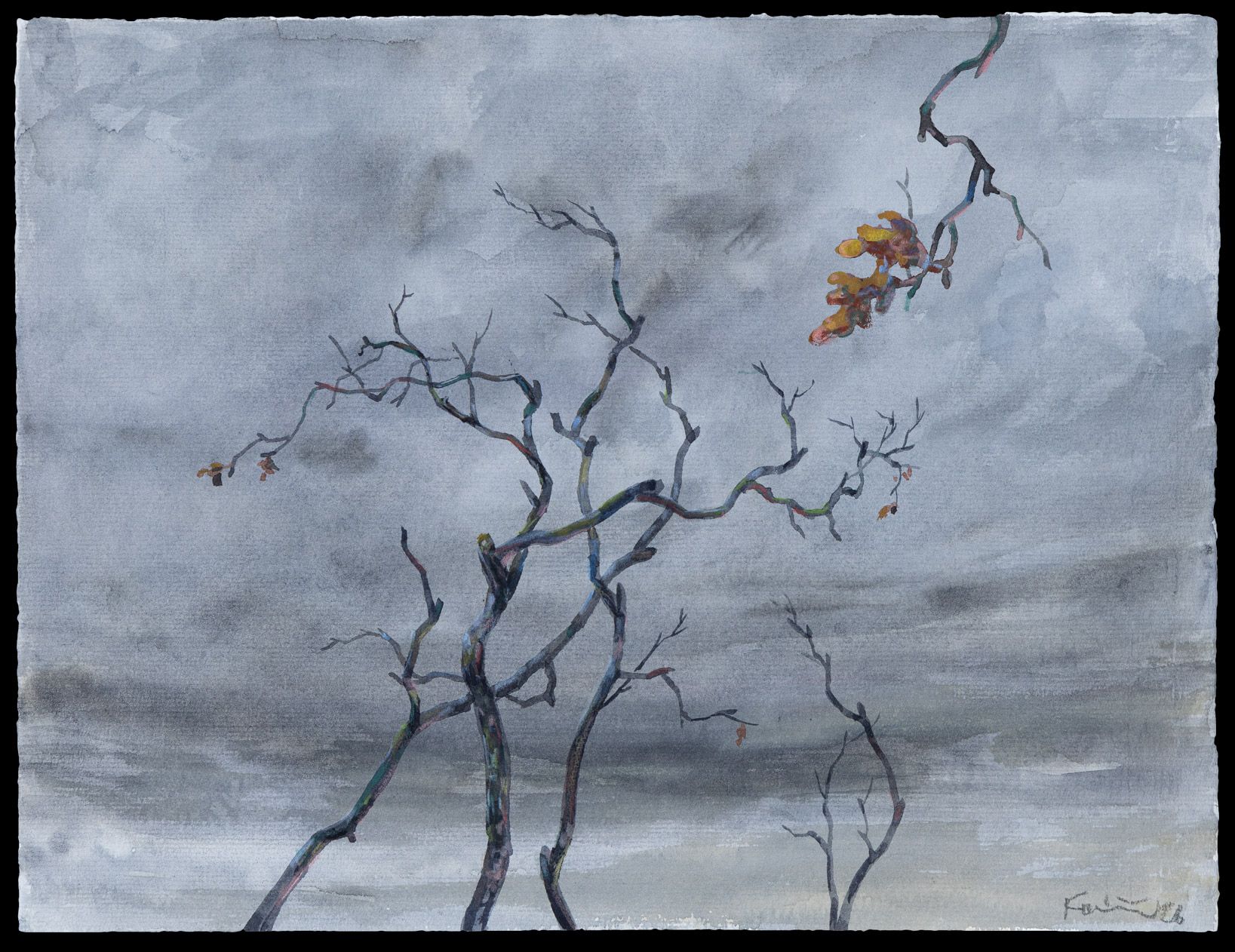 Akvarel af et forgrenet, næsten bladløst træ med få blade mod en grå og diset himmel.