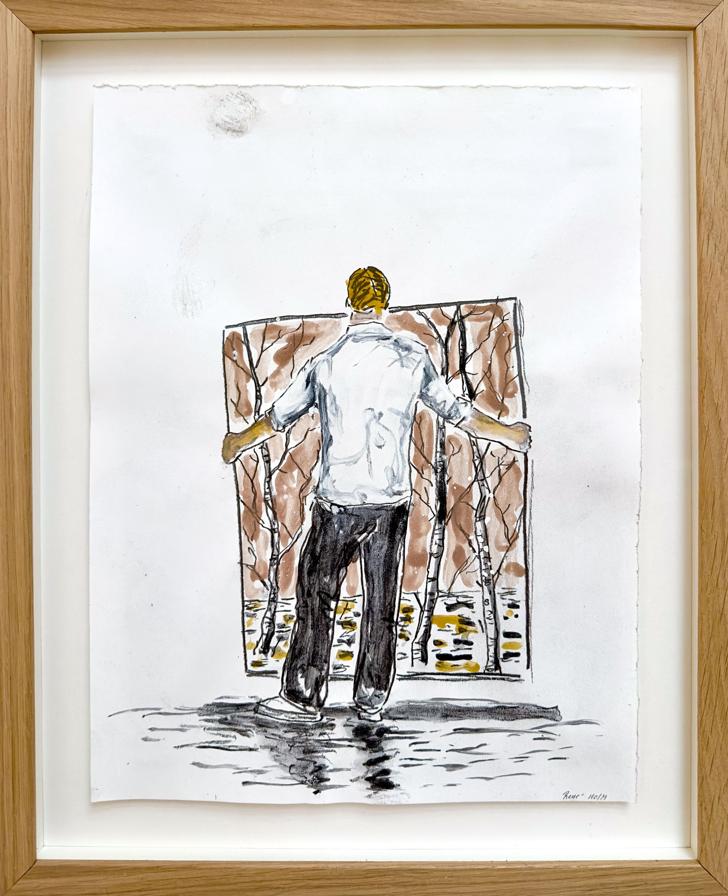 Mand set bagfra står foran et maleri med skovmotiv, akvarel.